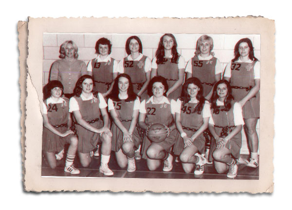 Woman's basketball team photo
